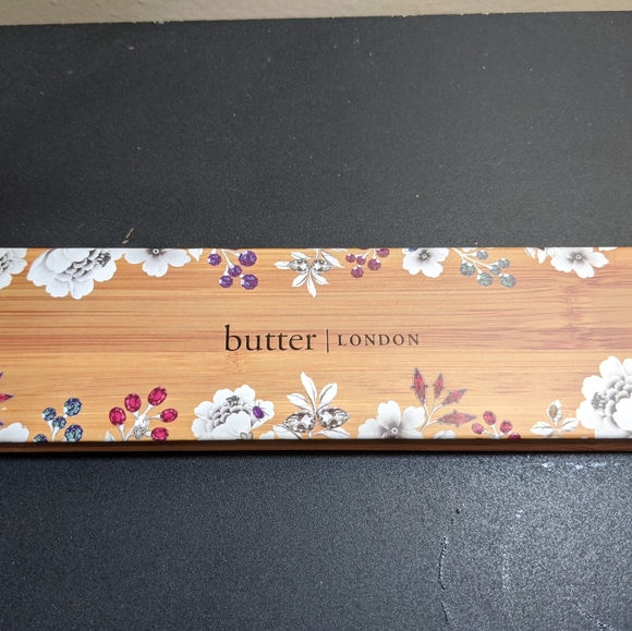 Butter London Natural Glow Eyeshadow Palette - Picture 2 of 3